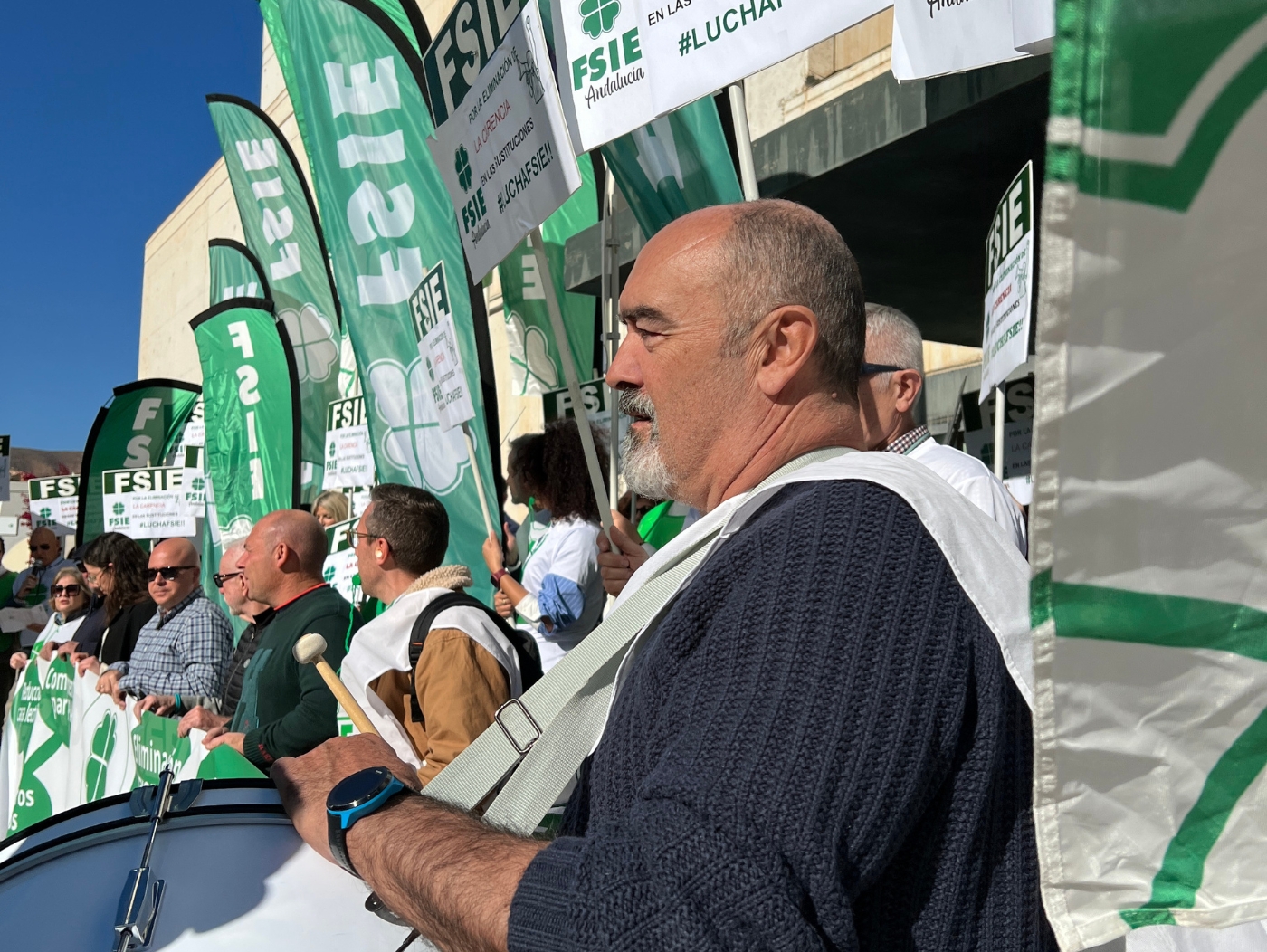 FSIE_Andalucía_se_concentra_en_Almería_para_pedir_la_eliminación_del_periodo_de_carencia_en_las_sustituciones_del_profesorado_en_centros_concertados_Marcial_Piqueras_FSIE_Granada.jpg