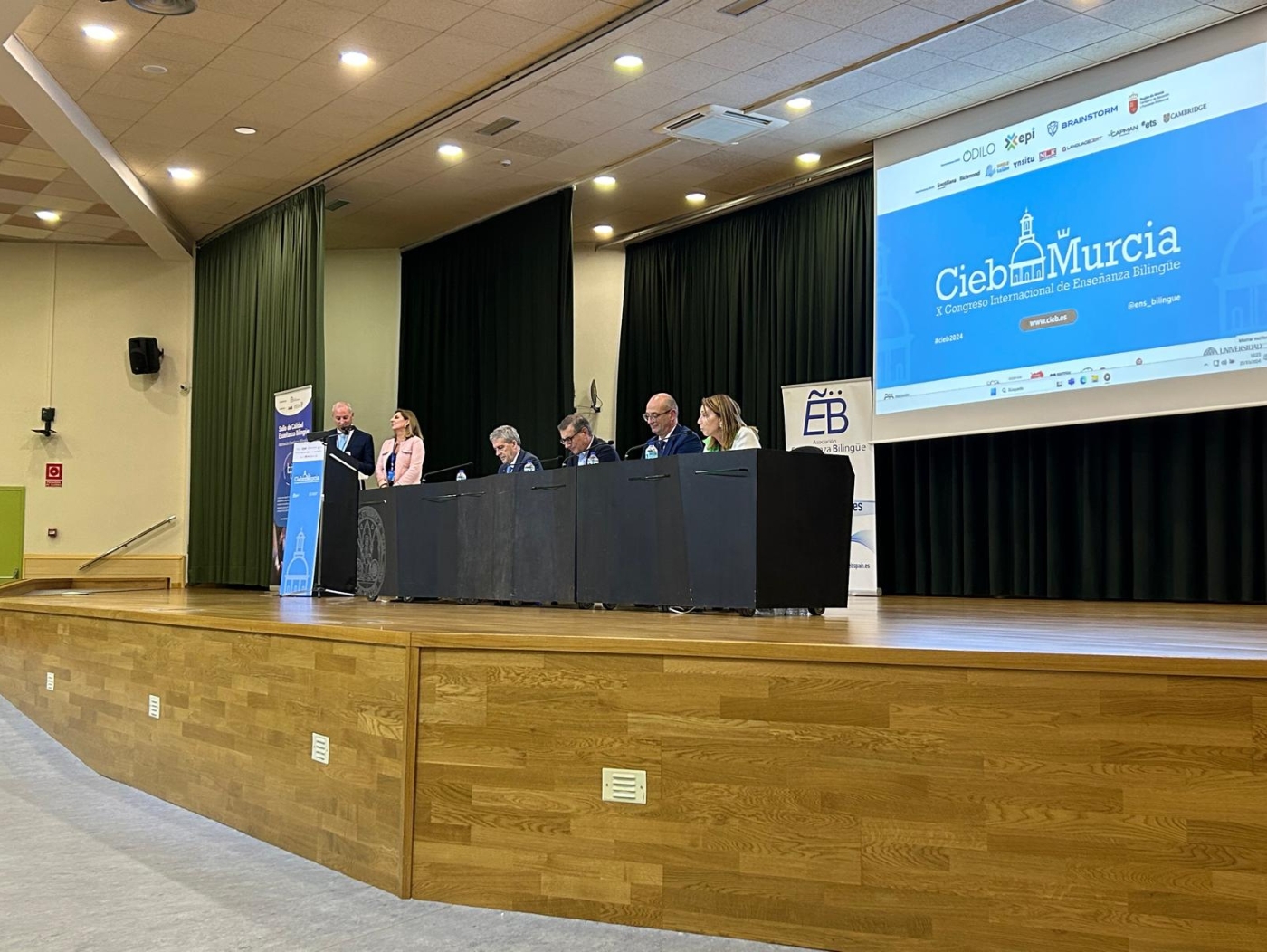 X Congreso Internacional de Enseñanza Bilingüe en Centros Educativos escenario
