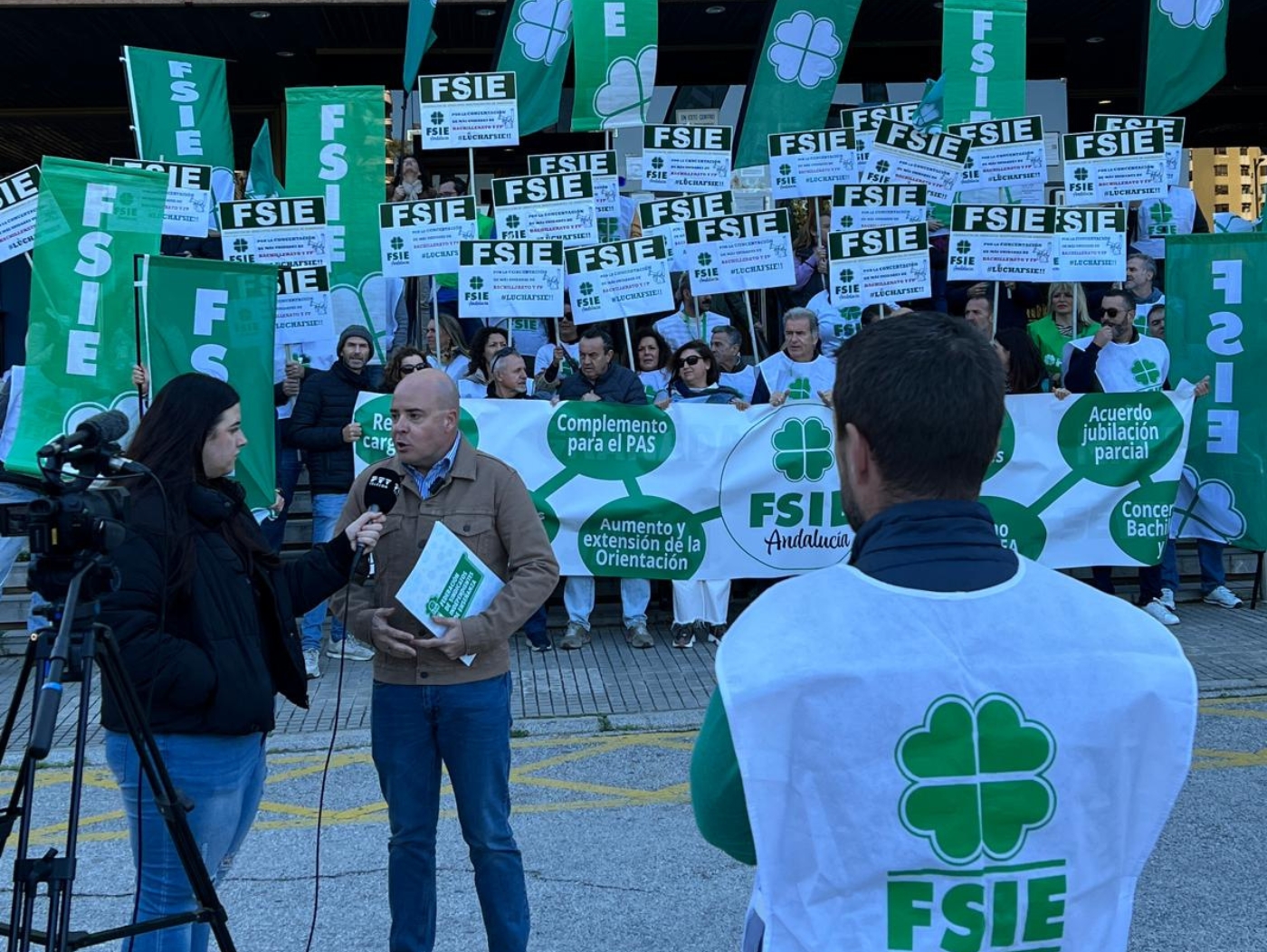 2025.01Ene.31 FSIE Andalucía se concentra en Málaga para pedir más unidades de concertación del Bachillerato y la FP