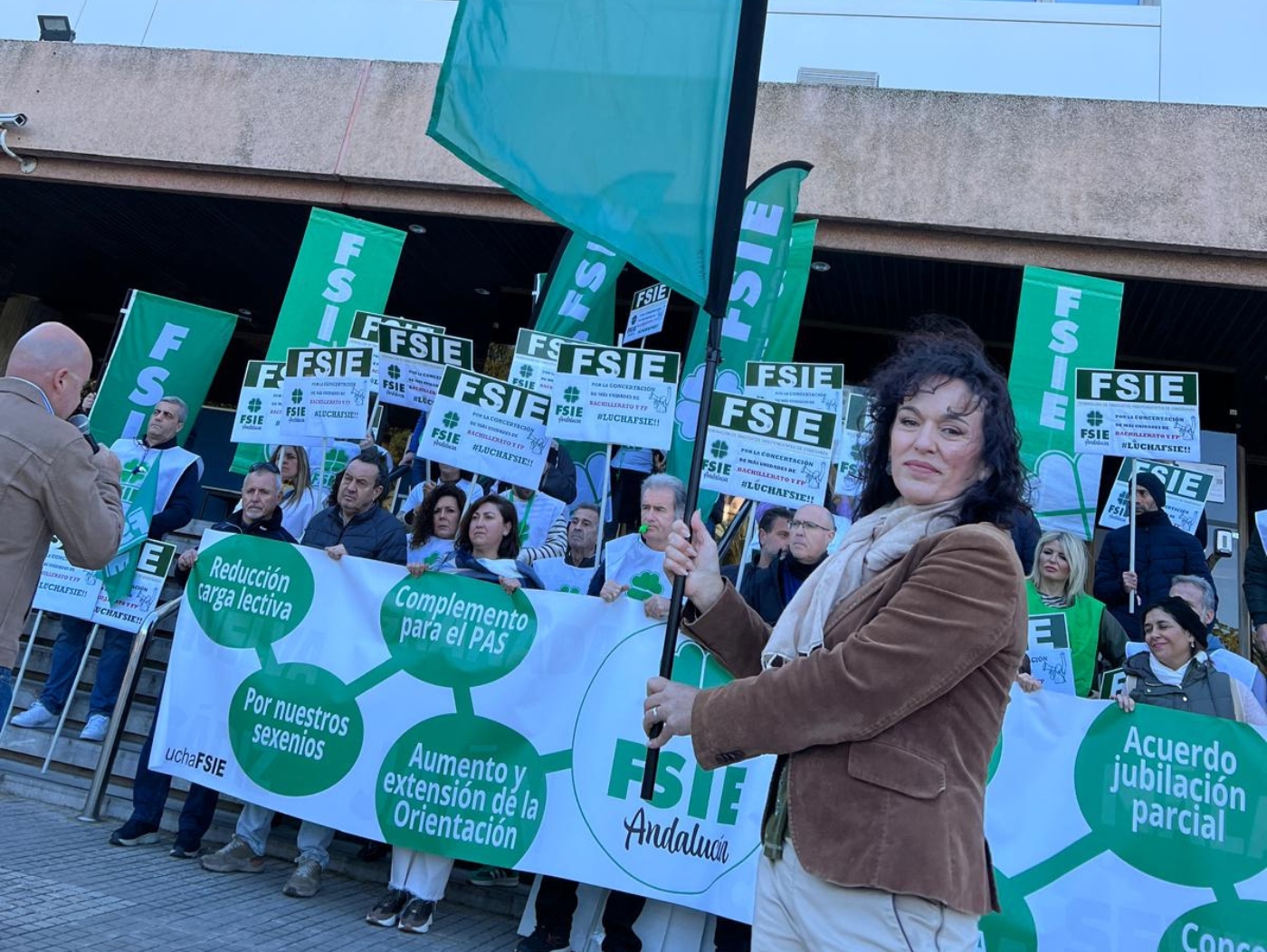 2025.01Ene.31 FSIE Andalucía se concentra en Málaga para pedir más unidades de concertación del Bachillerato y la FP 5