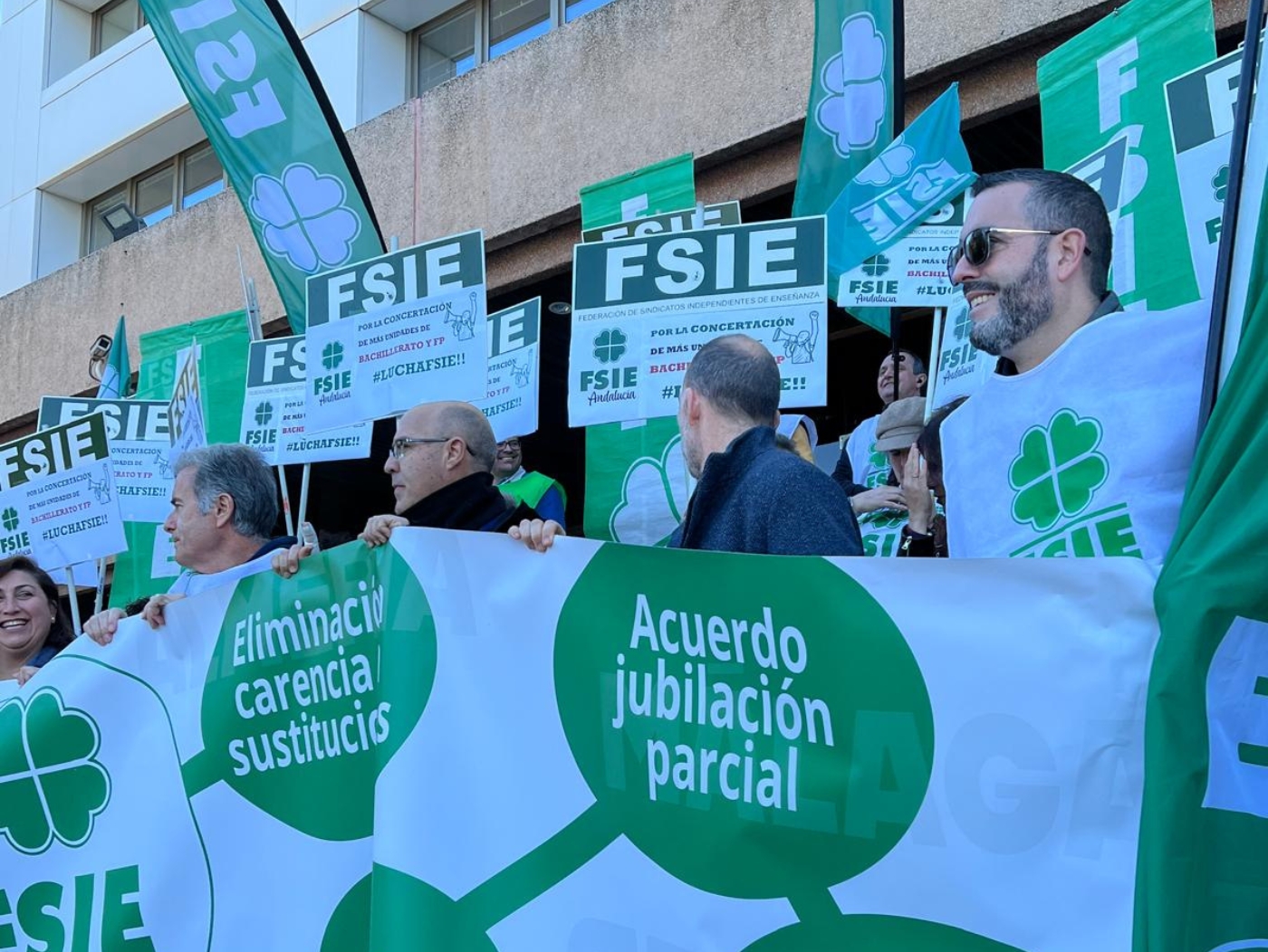 2025.01Ene.31 FSIE Andalucía se concentra en Málaga para pedir más unidades de concertación del Bachillerato y la FP 6