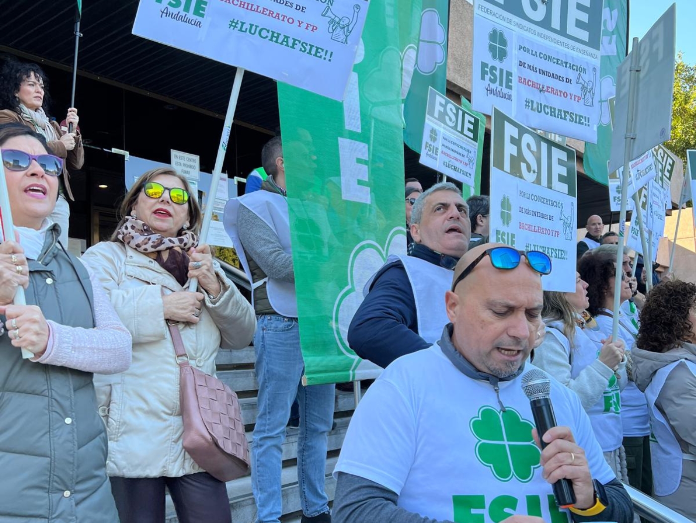 2025.01Ene.31 FSIE Andalucía se concentra en Málaga para pedir más unidades de concertación del Bachillerato y la FP 8