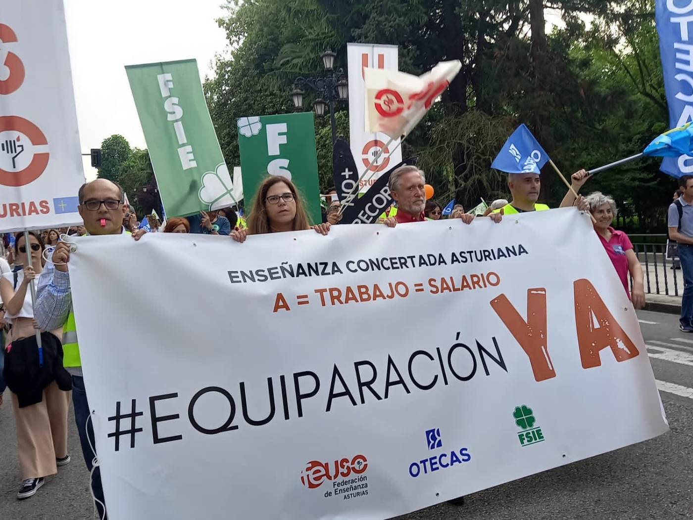 FSIE Asturias gran manifestacion 27 de abril 2023