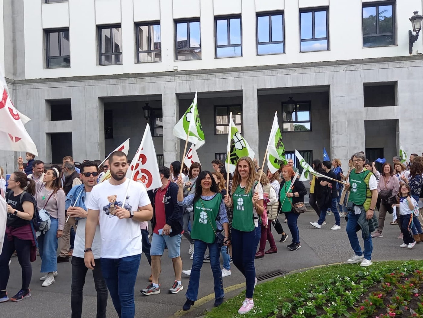 FSIE Asturias gran manifestacion 27 de abril 2023 foto 2
